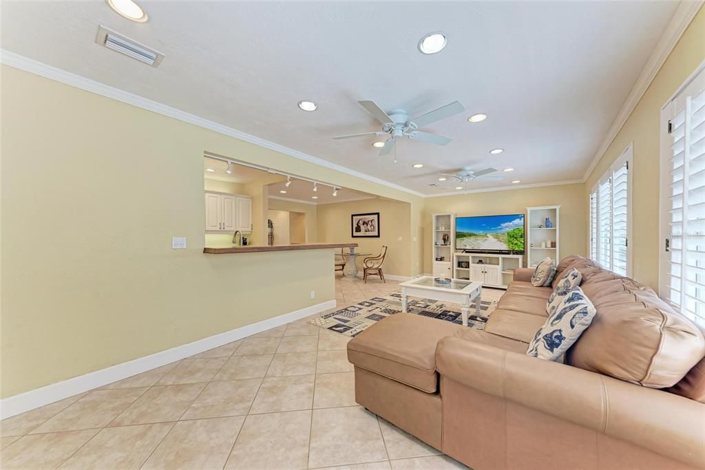 Active With Contract: $775,000 (3 beds, 3 baths, 2326 Square Feet)