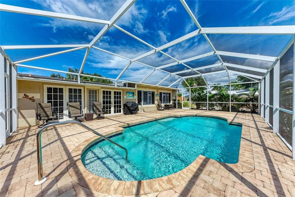 Active With Contract: $775,000 (3 beds, 3 baths, 2326 Square Feet)