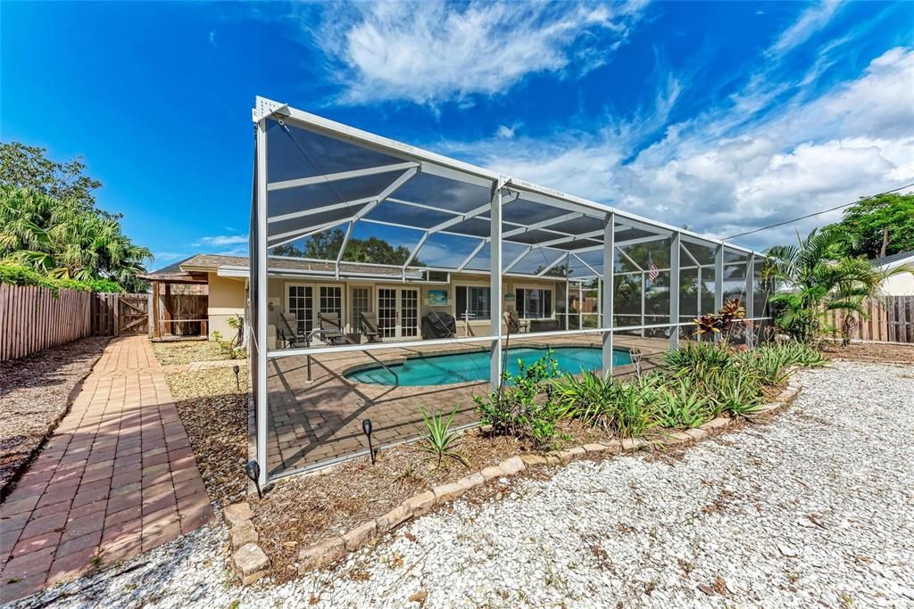 Active With Contract: $775,000 (3 beds, 3 baths, 2326 Square Feet)