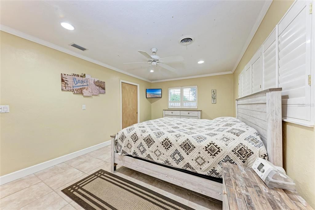 Active With Contract: $775,000 (3 beds, 3 baths, 2326 Square Feet)