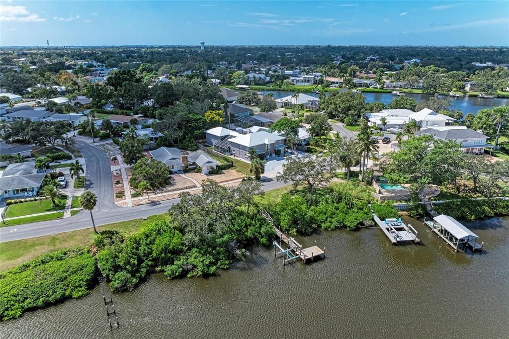 Active With Contract: $775,000 (3 beds, 3 baths, 2326 Square Feet)