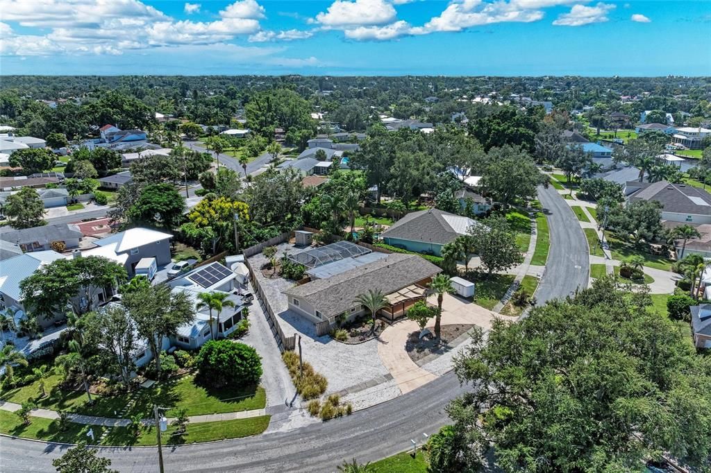 Active With Contract: $775,000 (3 beds, 3 baths, 2326 Square Feet)