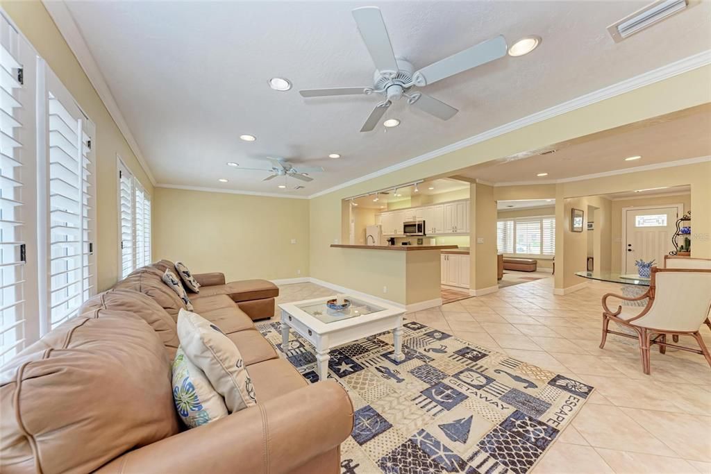 Active With Contract: $775,000 (3 beds, 3 baths, 2326 Square Feet)