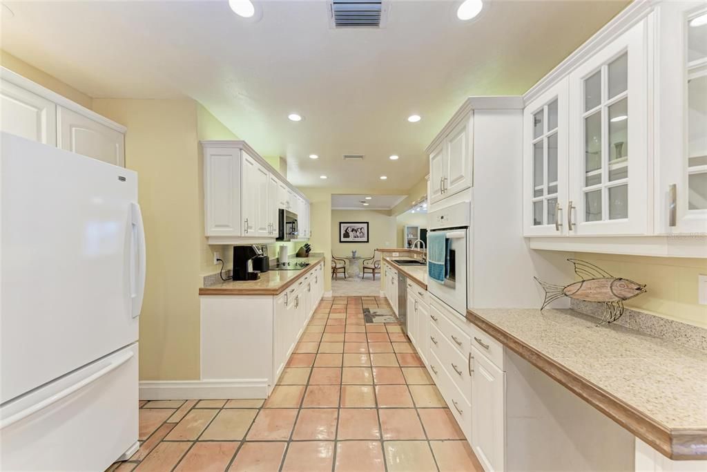 Active With Contract: $775,000 (3 beds, 3 baths, 2326 Square Feet)