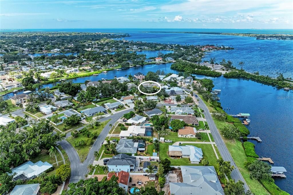 Active With Contract: $775,000 (3 beds, 3 baths, 2326 Square Feet)