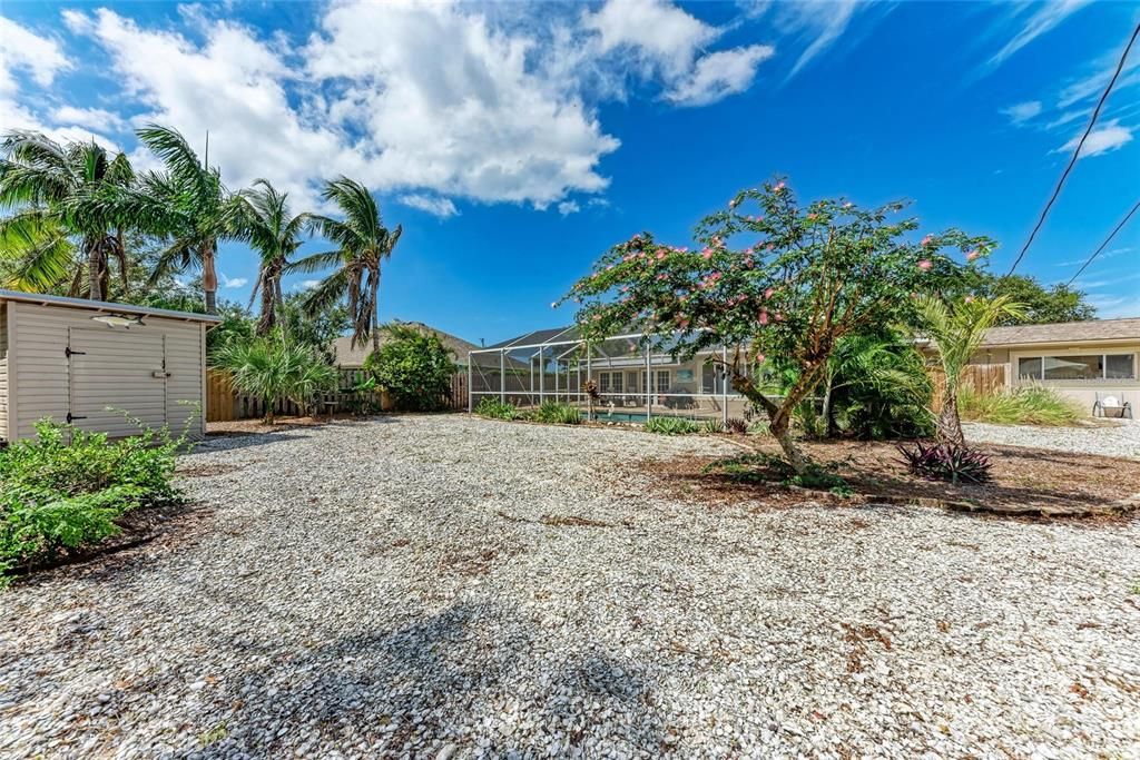 Active With Contract: $775,000 (3 beds, 3 baths, 2326 Square Feet)