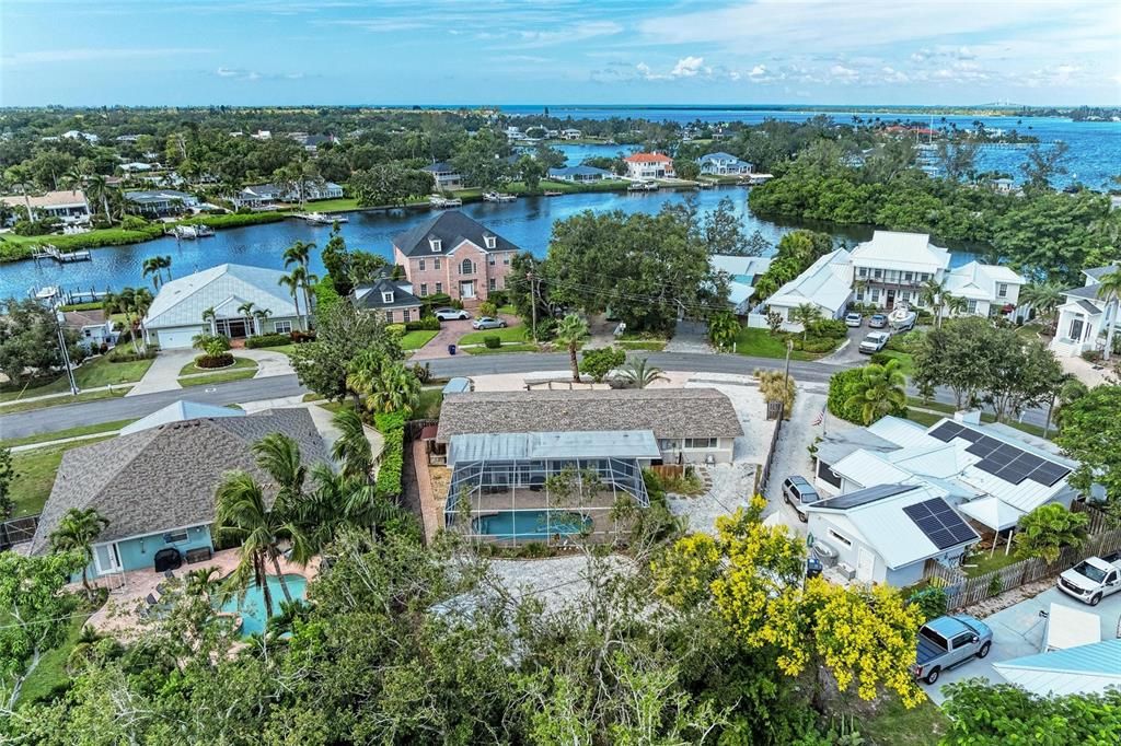 Active With Contract: $775,000 (3 beds, 3 baths, 2326 Square Feet)