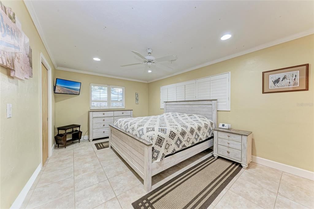 Active With Contract: $775,000 (3 beds, 3 baths, 2326 Square Feet)