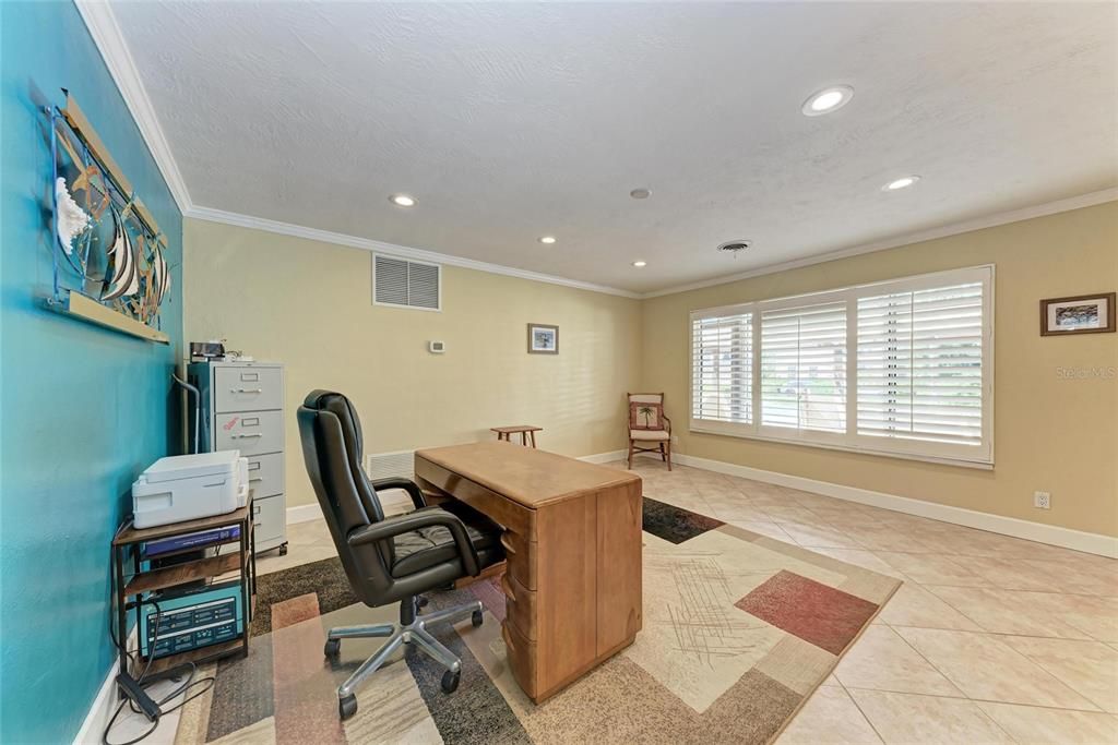 Active With Contract: $775,000 (3 beds, 3 baths, 2326 Square Feet)