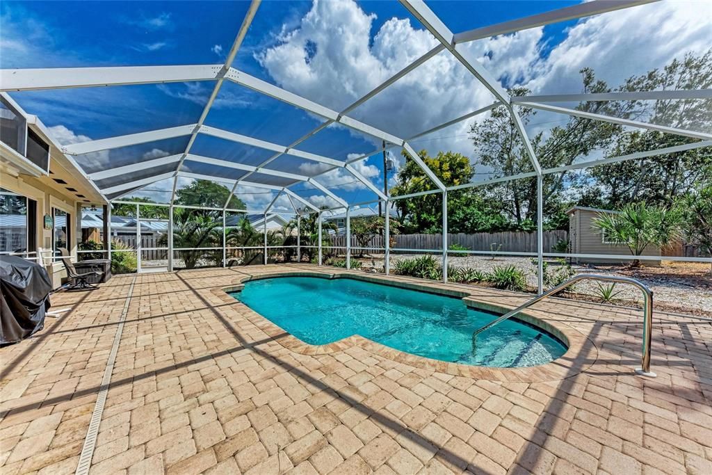 Active With Contract: $775,000 (3 beds, 3 baths, 2326 Square Feet)