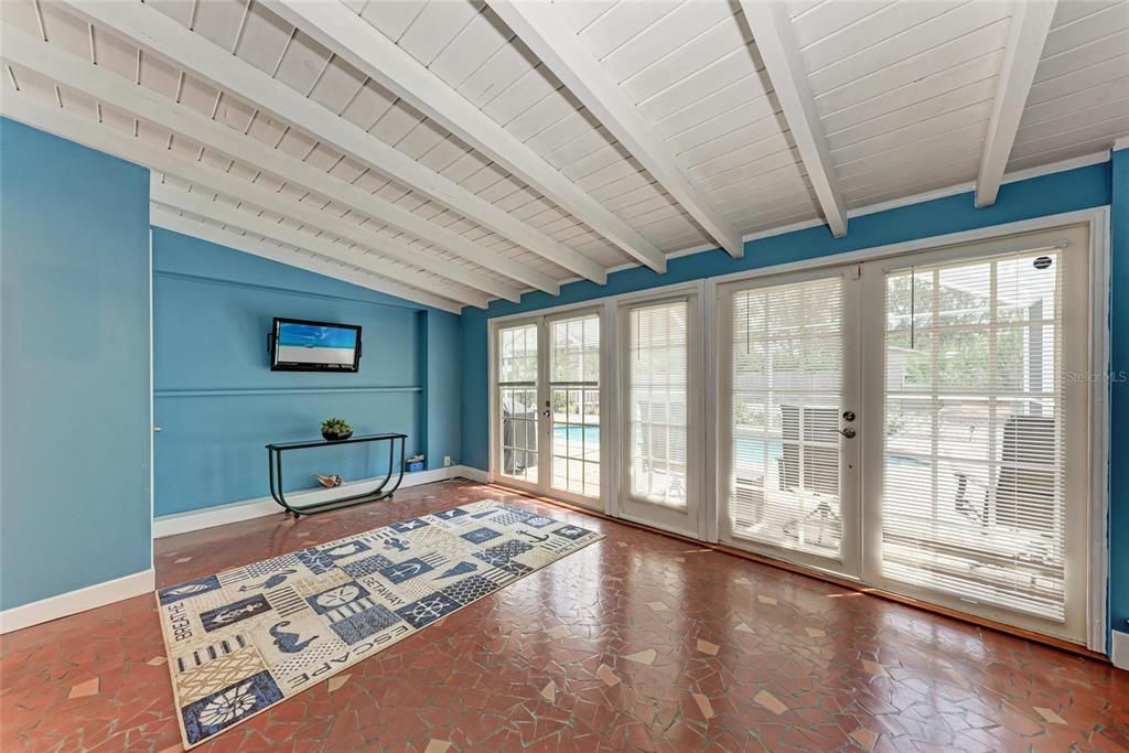 Active With Contract: $775,000 (3 beds, 3 baths, 2326 Square Feet)