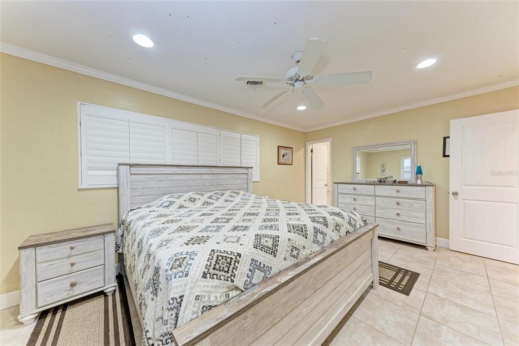 Active With Contract: $775,000 (3 beds, 3 baths, 2326 Square Feet)