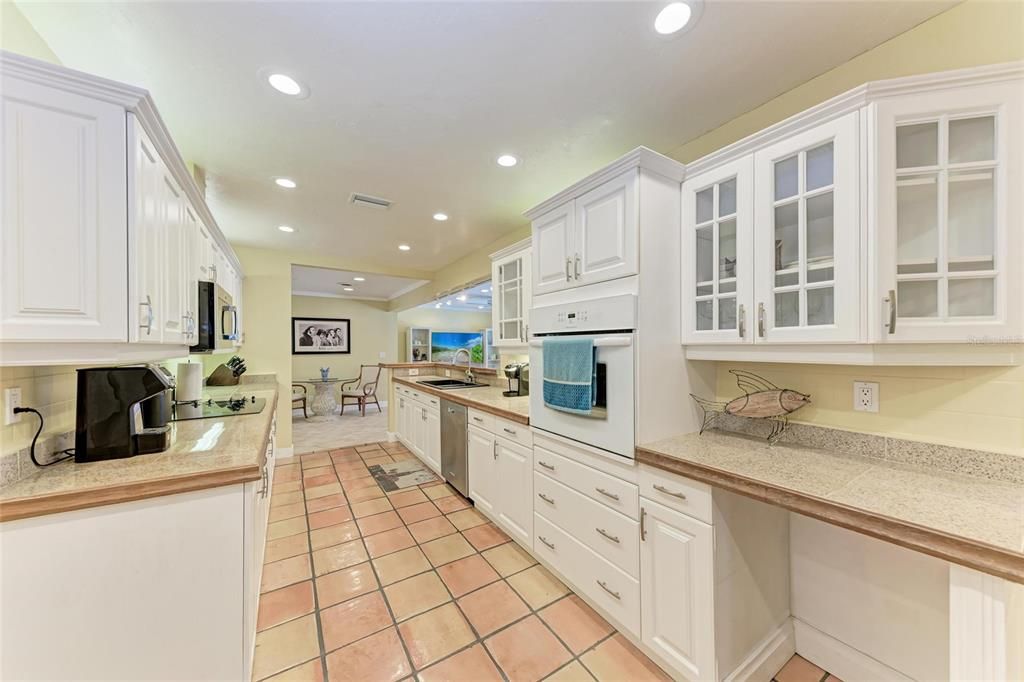 Active With Contract: $775,000 (3 beds, 3 baths, 2326 Square Feet)