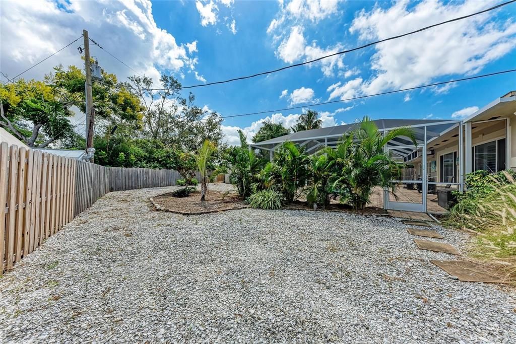 Active With Contract: $775,000 (3 beds, 3 baths, 2326 Square Feet)