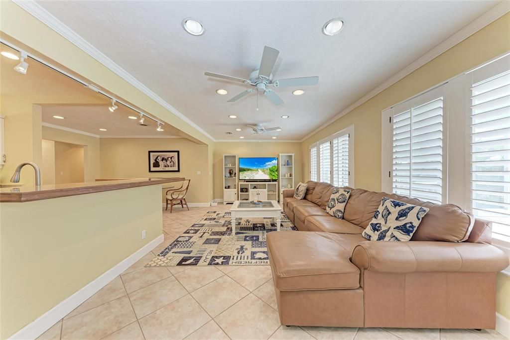 Active With Contract: $775,000 (3 beds, 3 baths, 2326 Square Feet)