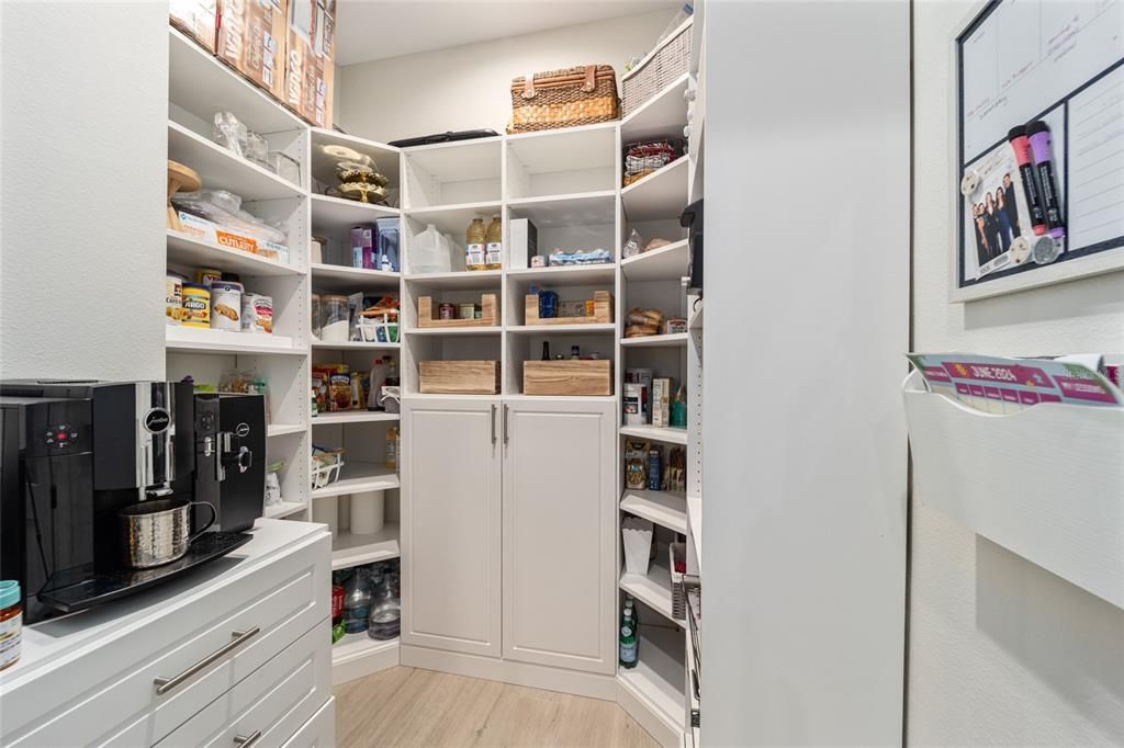 En Venta: $3,299,000 (3 camas, 3 baños, 3053 Pies cuadrados)