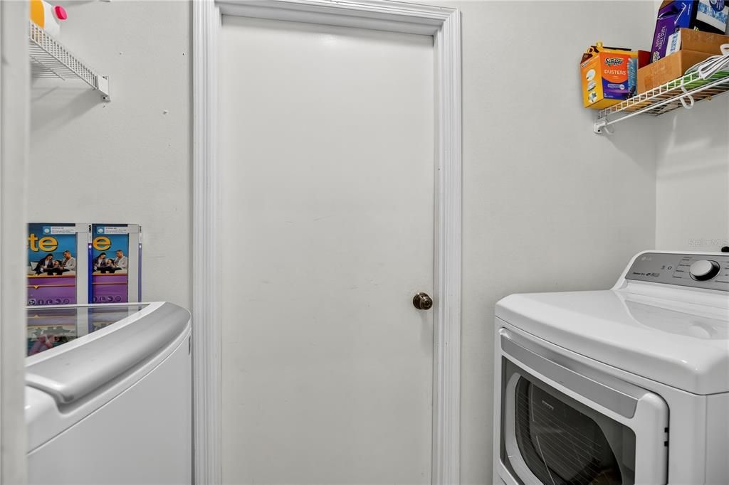 Activo con contrato: $479,900 (4 camas, 2 baños, 2059 Pies cuadrados)