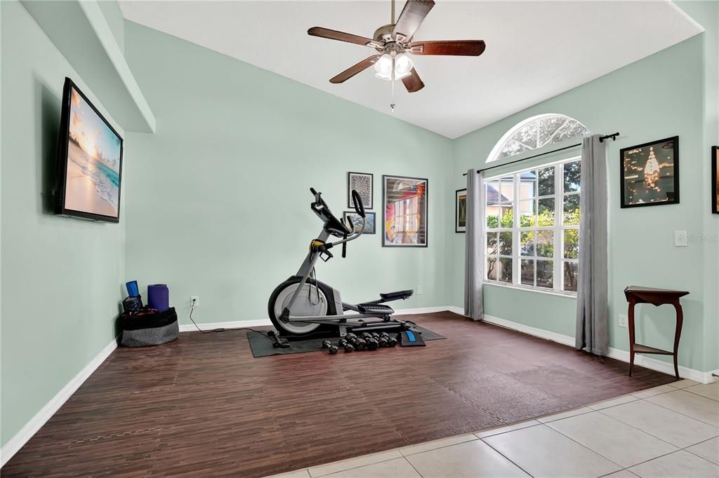 Activo con contrato: $479,900 (4 camas, 2 baños, 2059 Pies cuadrados)