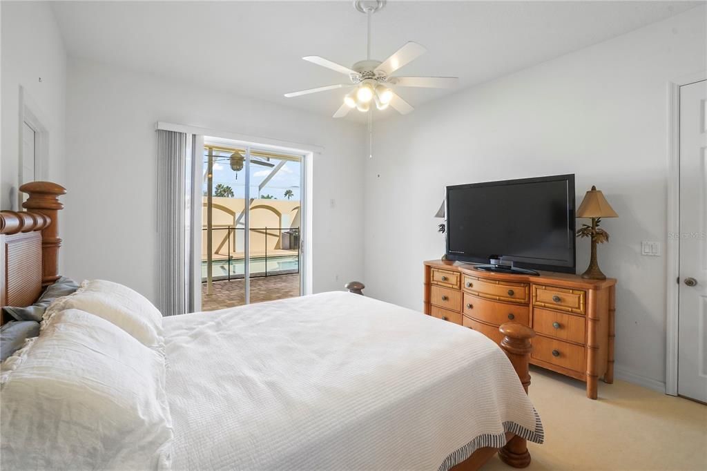 待售: $590,000 (5 贝兹, 3 浴室, 3563 平方英尺)