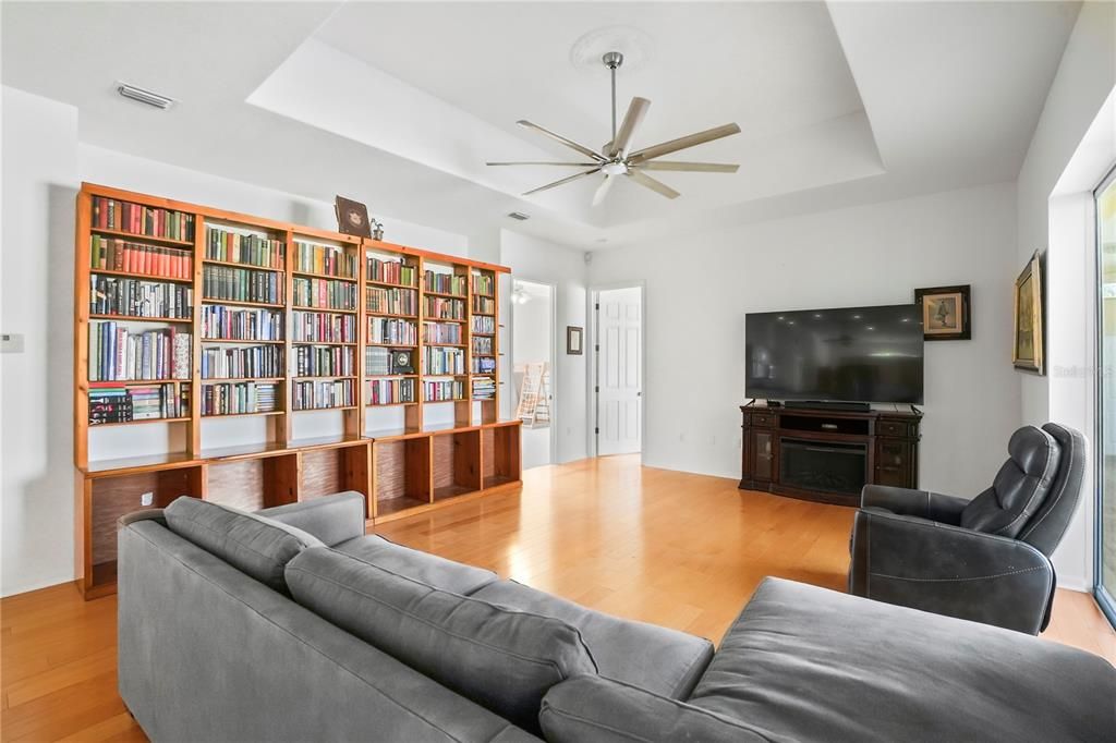 待售: $590,000 (5 贝兹, 3 浴室, 3563 平方英尺)