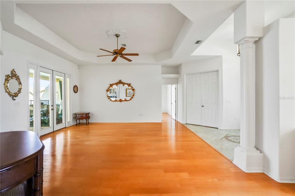 待售: $590,000 (5 贝兹, 3 浴室, 3563 平方英尺)