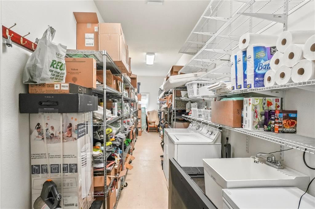 待售: $590,000 (5 贝兹, 3 浴室, 3563 平方英尺)