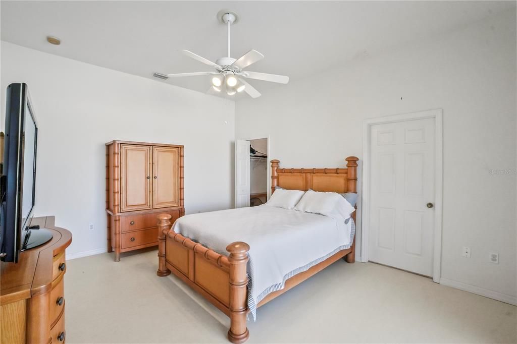 待售: $590,000 (5 贝兹, 3 浴室, 3563 平方英尺)