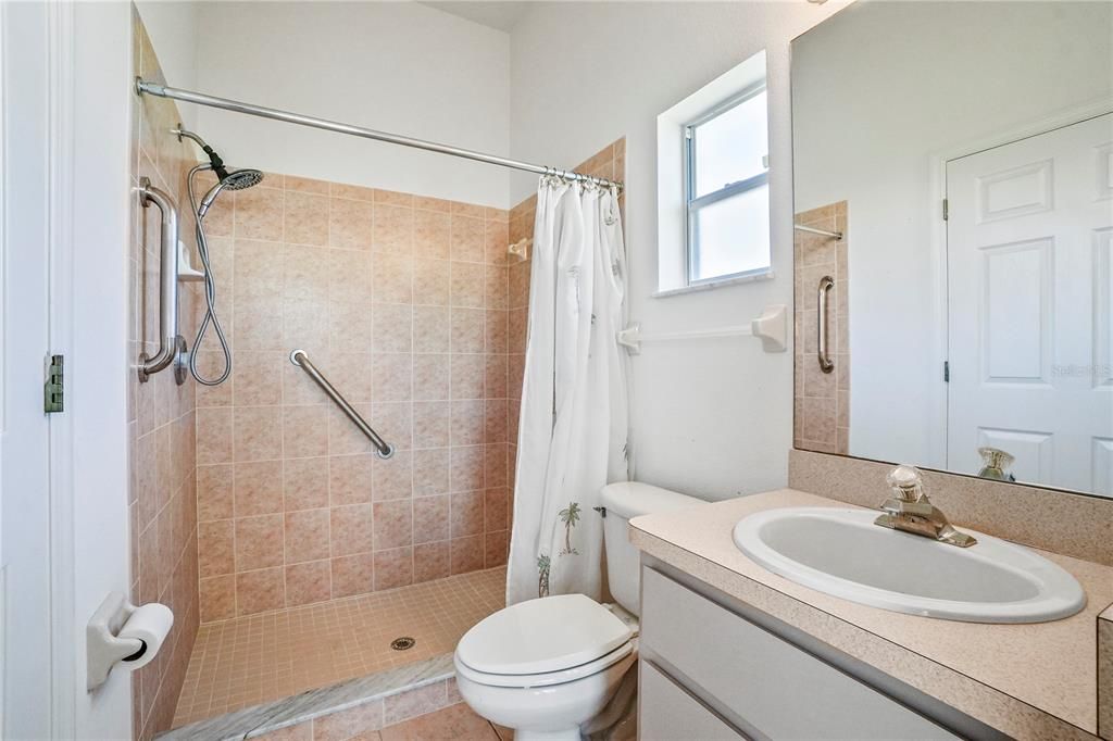 待售: $590,000 (5 贝兹, 3 浴室, 3563 平方英尺)