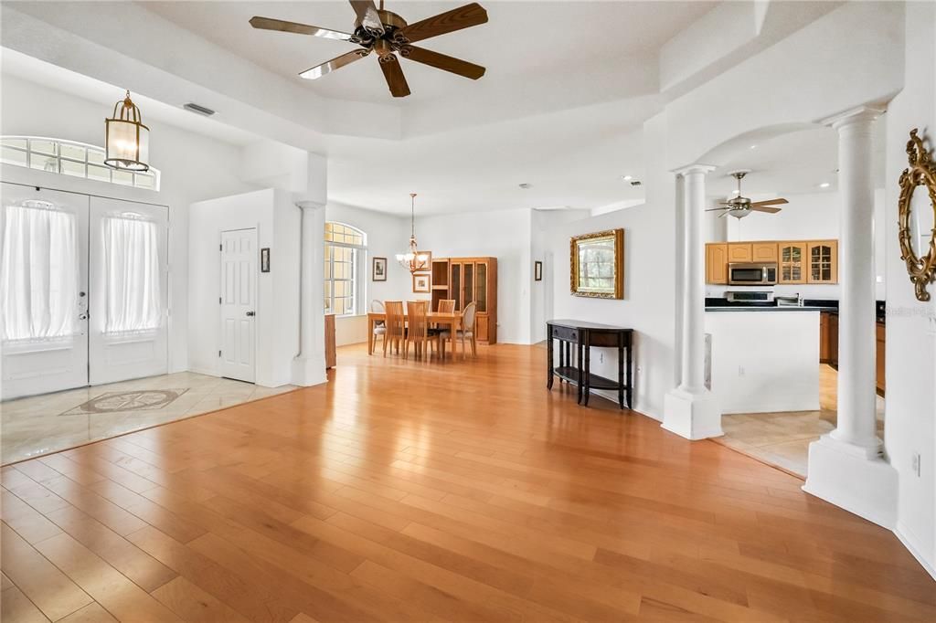 待售: $590,000 (5 贝兹, 3 浴室, 3563 平方英尺)