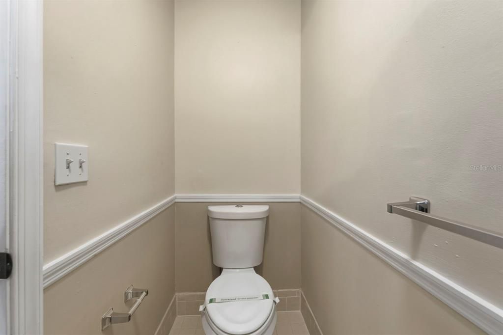 合同活跃: $259,900 (2 贝兹, 2 浴室, 1190 平方英尺)