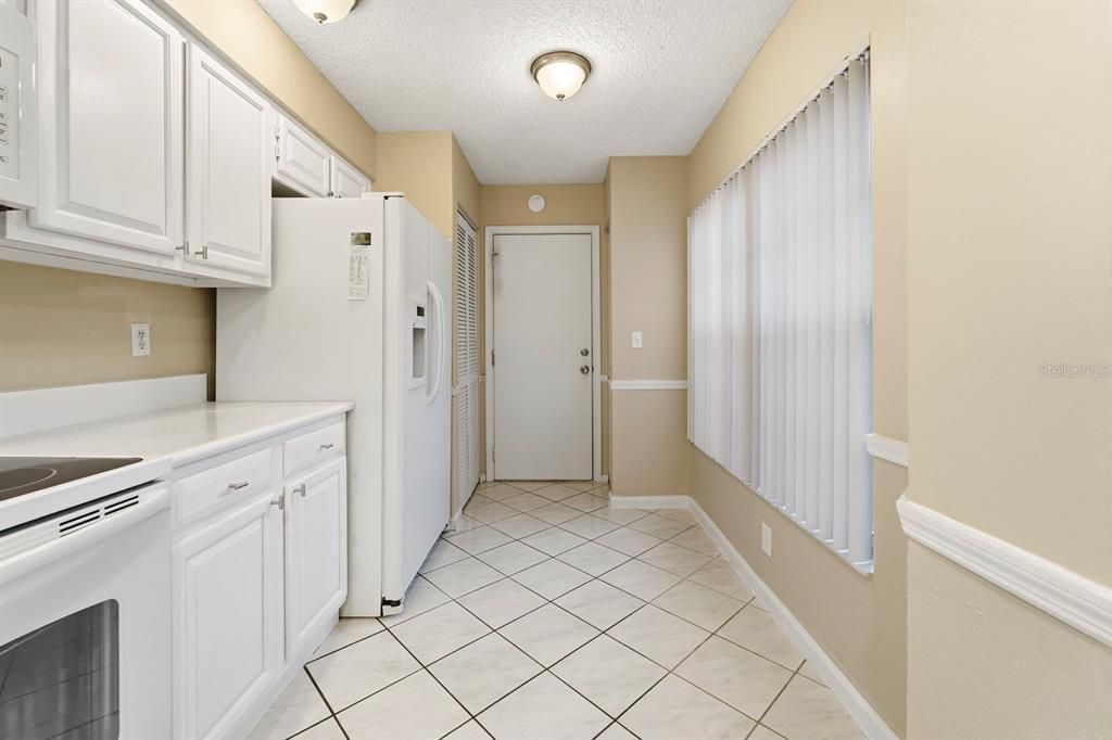 合同活跃: $259,900 (2 贝兹, 2 浴室, 1190 平方英尺)