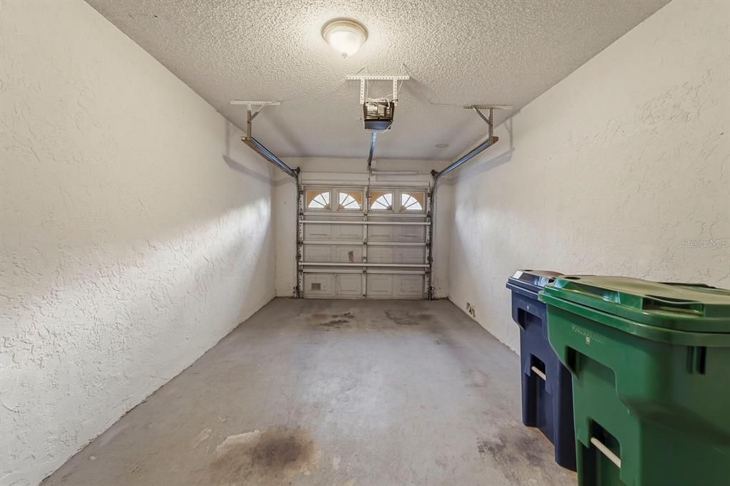 合同活跃: $259,900 (2 贝兹, 2 浴室, 1190 平方英尺)