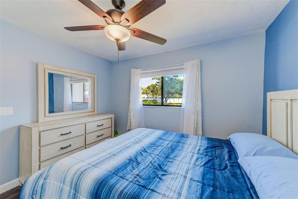 На продажу: $195,000 (2 спален, 2 ванн, 1160 Квадратных фут)