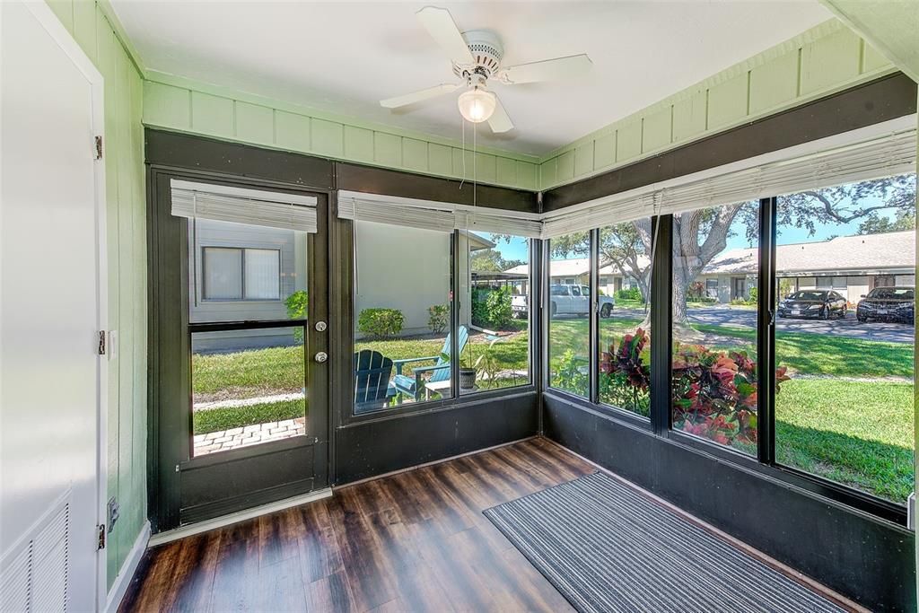 На продажу: $195,000 (2 спален, 2 ванн, 1160 Квадратных фут)