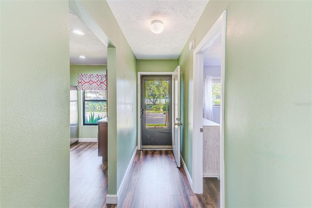 На продажу: $195,000 (2 спален, 2 ванн, 1160 Квадратных фут)