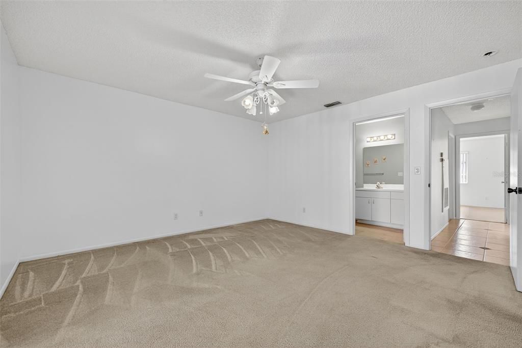 待售: $155,000 (2 贝兹, 2 浴室, 1350 平方英尺)