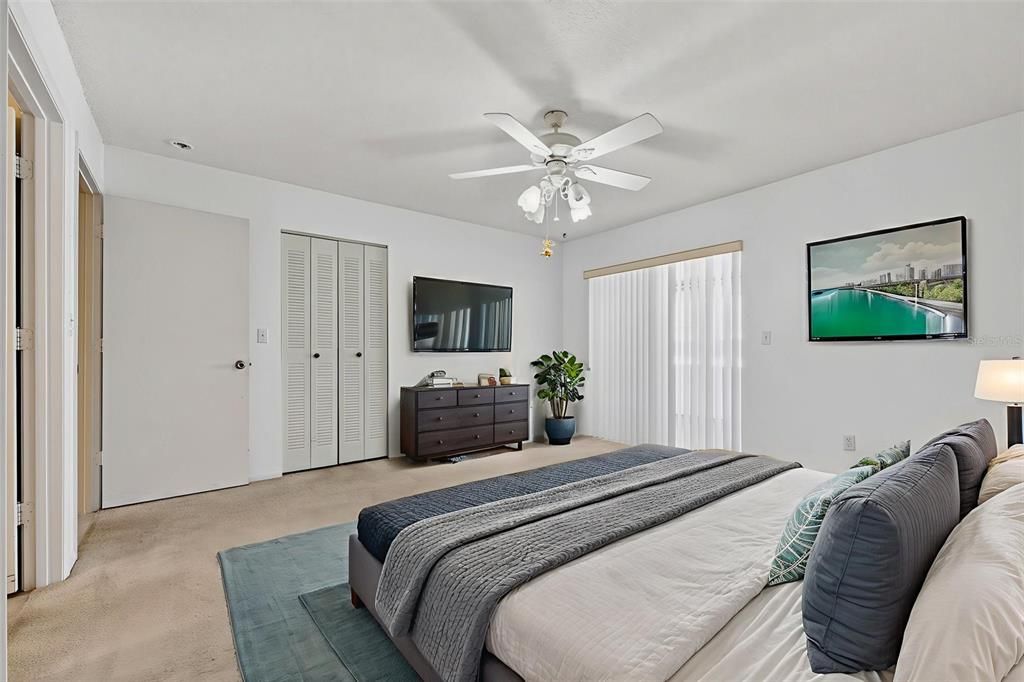 待售: $155,000 (2 贝兹, 2 浴室, 1350 平方英尺)