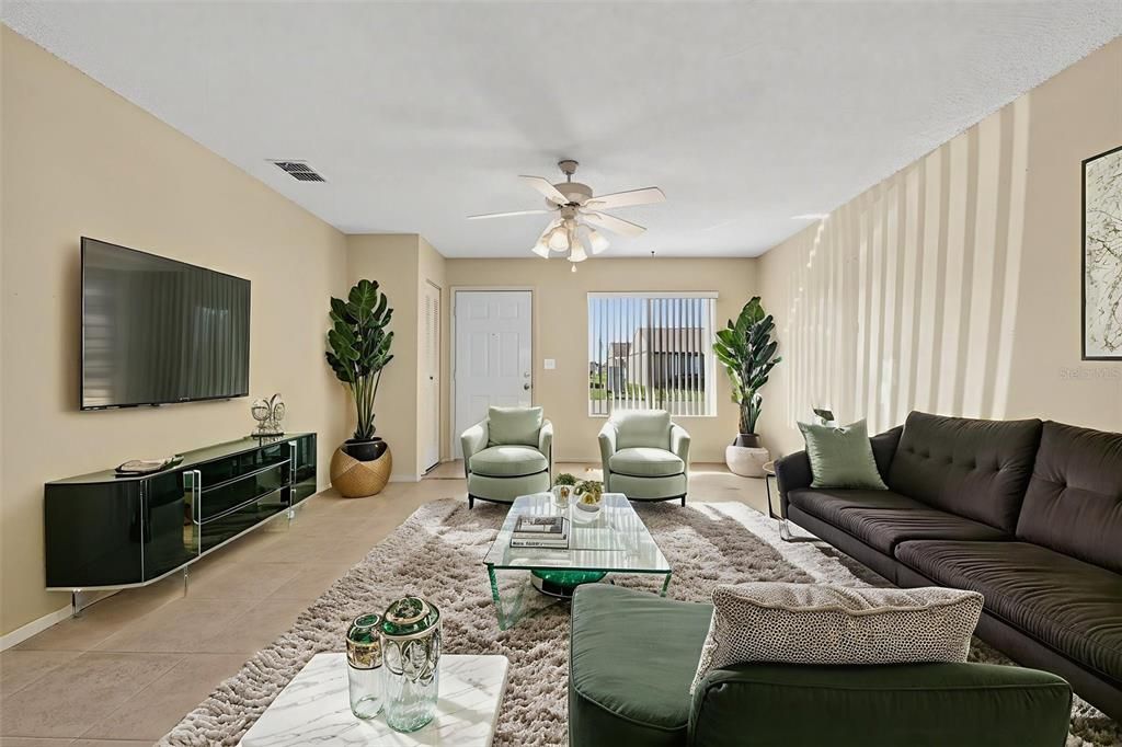 待售: $155,000 (2 贝兹, 2 浴室, 1350 平方英尺)