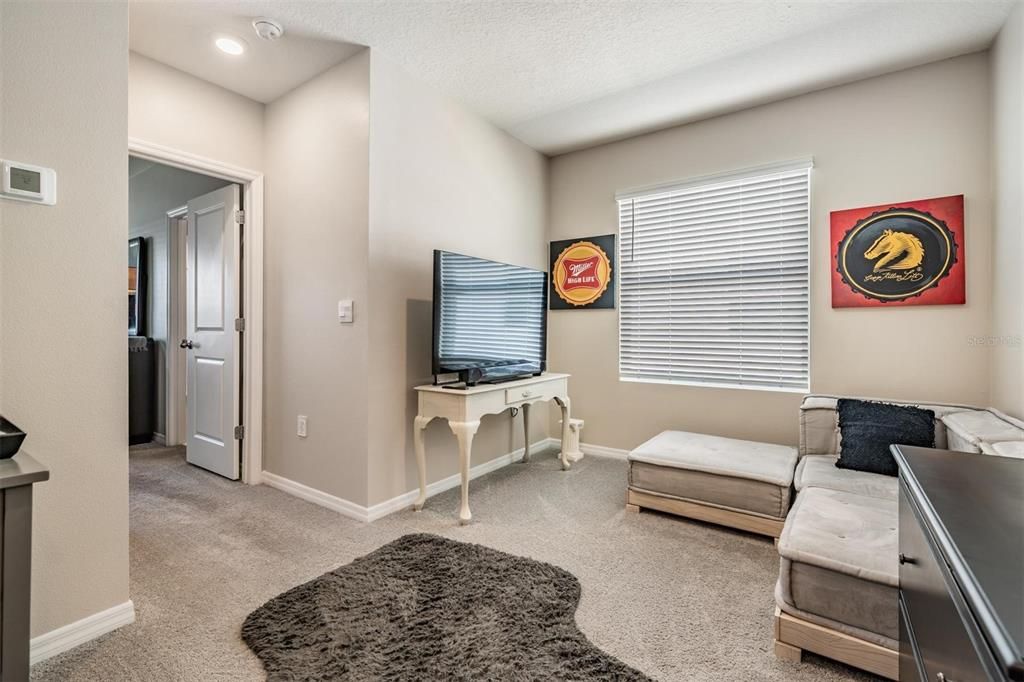 For Rent: $2,100 (3 beds, 2 baths, 1758 Square Feet)