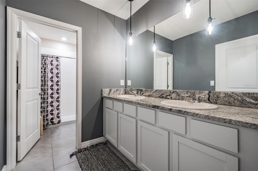 For Rent: $2,100 (3 beds, 2 baths, 1758 Square Feet)