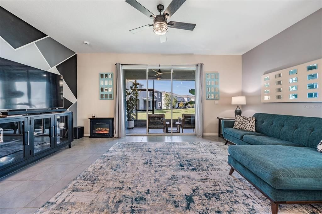 For Rent: $2,100 (3 beds, 2 baths, 1758 Square Feet)