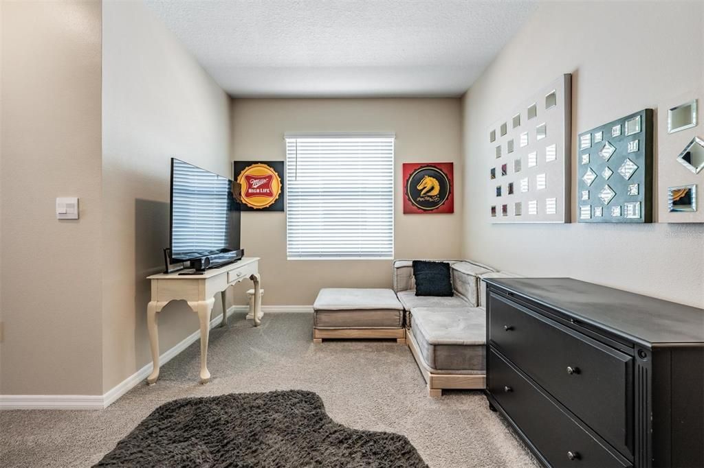 For Rent: $2,100 (3 beds, 2 baths, 1758 Square Feet)