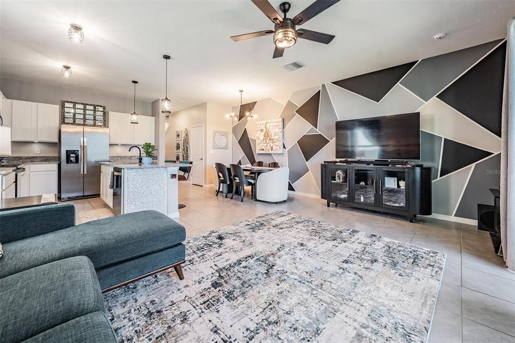 For Rent: $2,100 (3 beds, 2 baths, 1758 Square Feet)