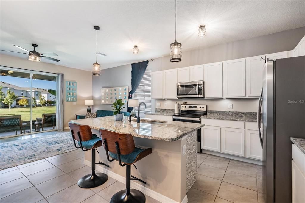 For Rent: $2,100 (3 beds, 2 baths, 1758 Square Feet)