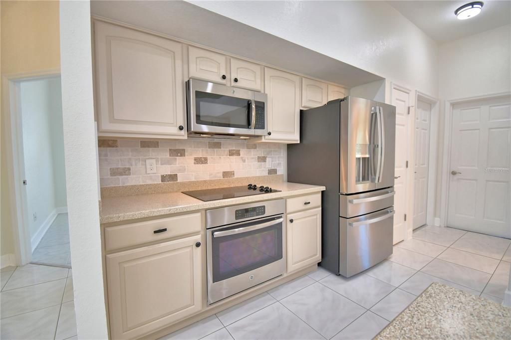 Active With Contract: $525,000 (4 beds, 2 baths, 2285 Square Feet)