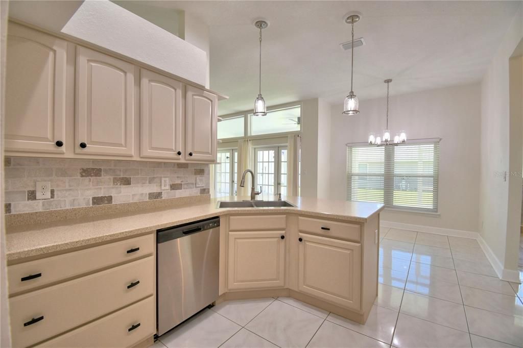 Active With Contract: $525,000 (4 beds, 2 baths, 2285 Square Feet)