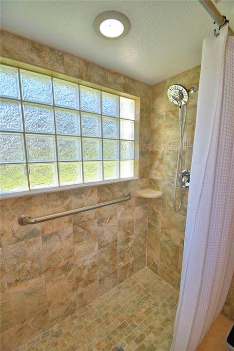 Active With Contract: $525,000 (4 beds, 2 baths, 2285 Square Feet)