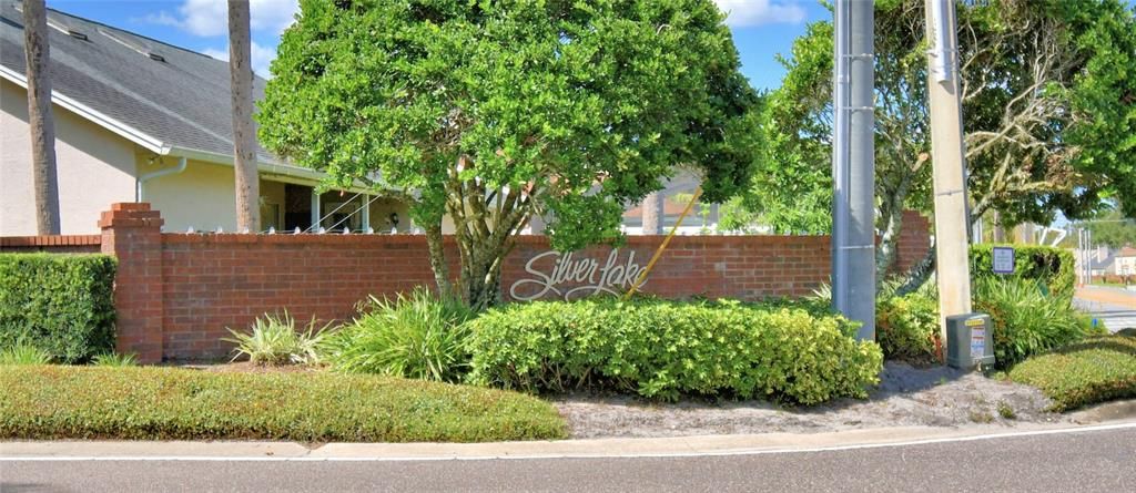 Active With Contract: $525,000 (4 beds, 2 baths, 2285 Square Feet)