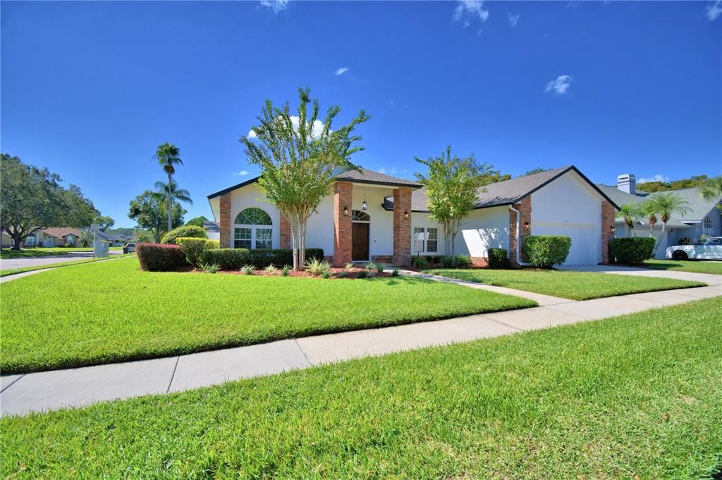 Active With Contract: $525,000 (4 beds, 2 baths, 2285 Square Feet)