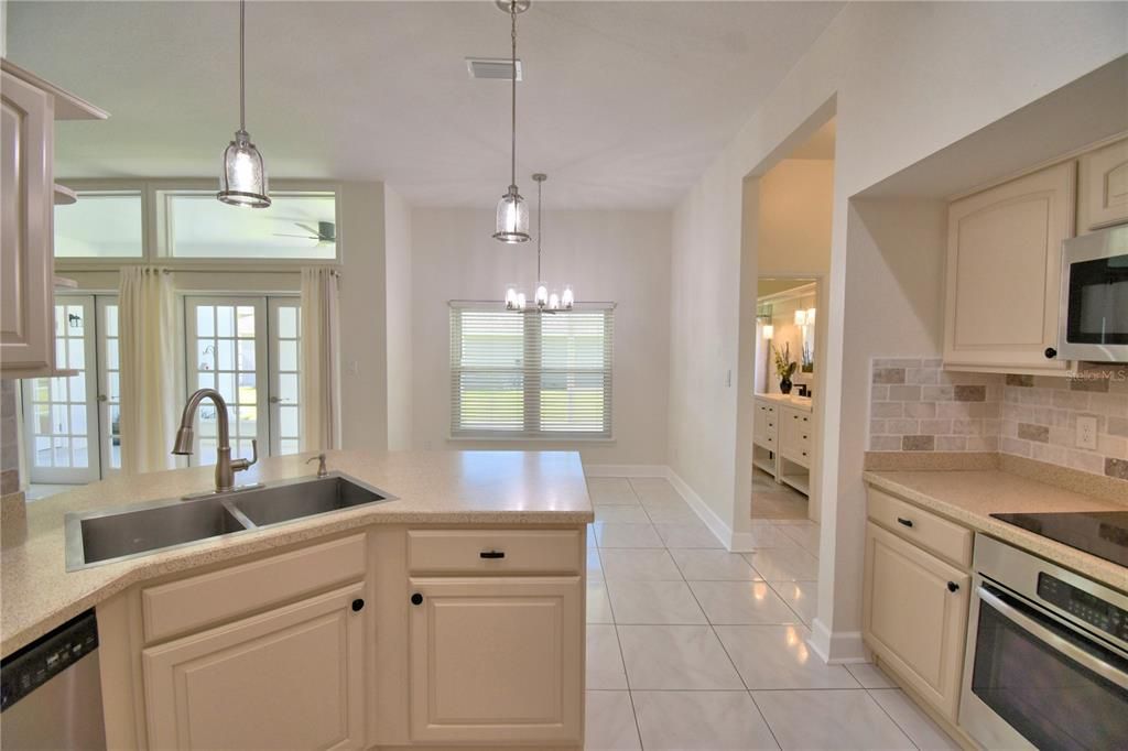 Active With Contract: $525,000 (4 beds, 2 baths, 2285 Square Feet)